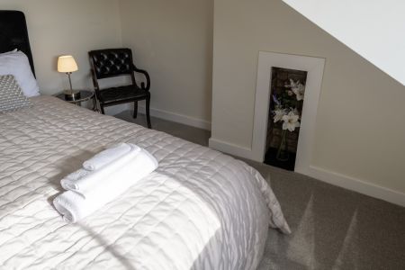 Top-Floor-King-Seaview004.jpeg