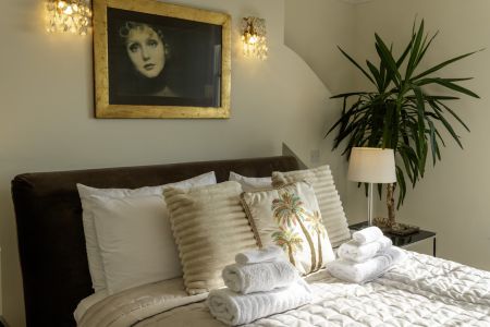 Master-bedroom-King-Ensuite001.jpeg